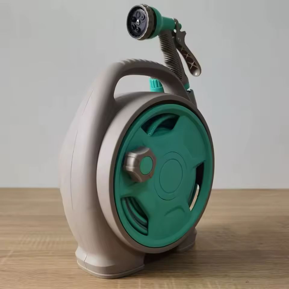 Caminhão Portátil com Mangueira – Lavagem, Rega e Limpeza